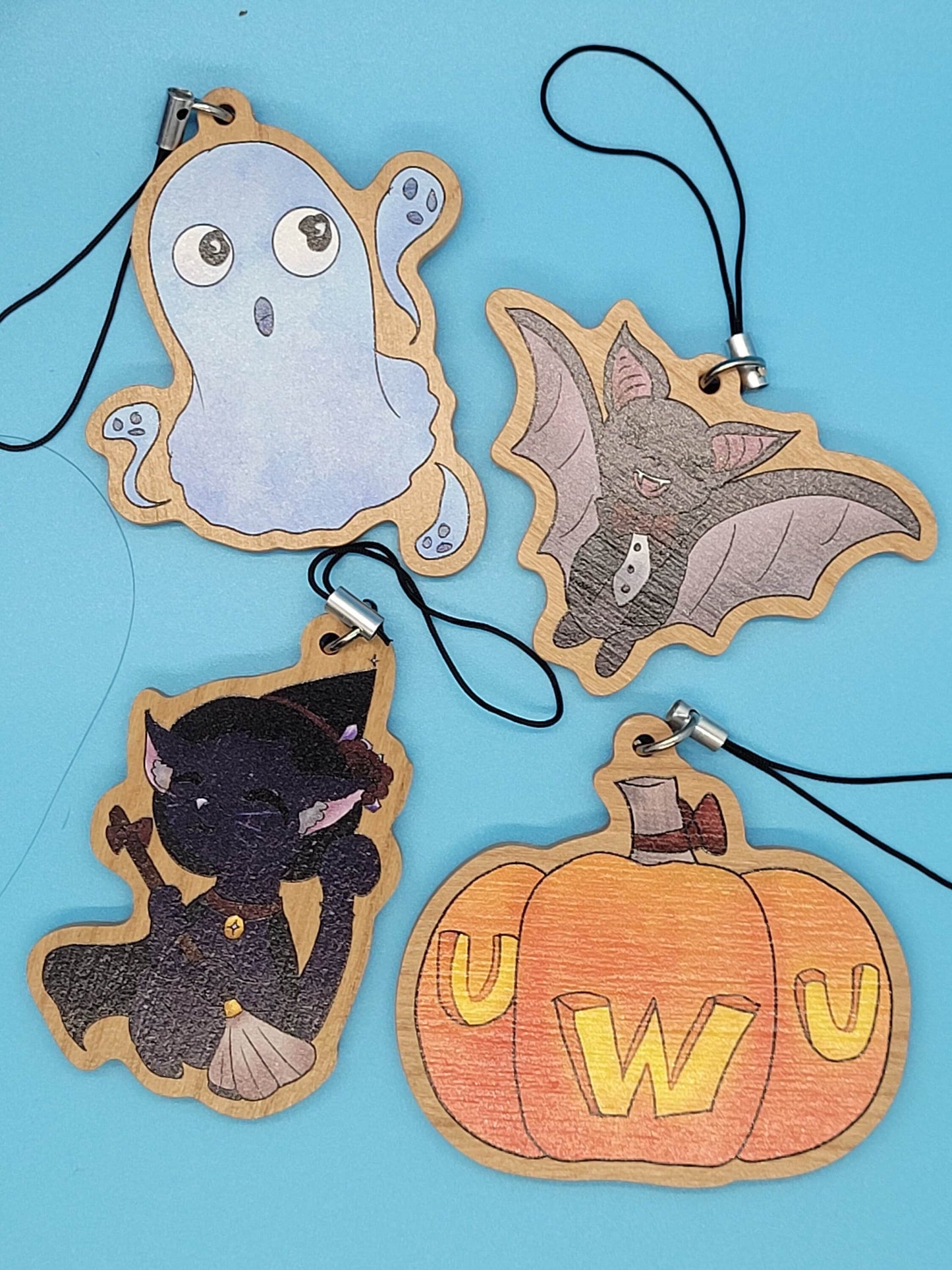 Cute Spooky Wooden Halloween Ornaments / Keychains